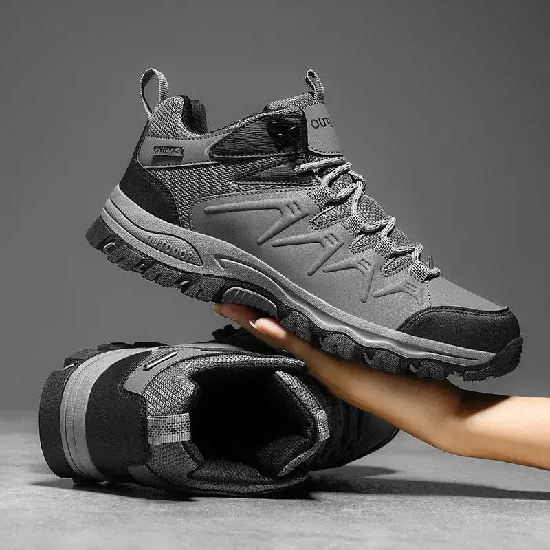 Basket randonnée noire légère 360g