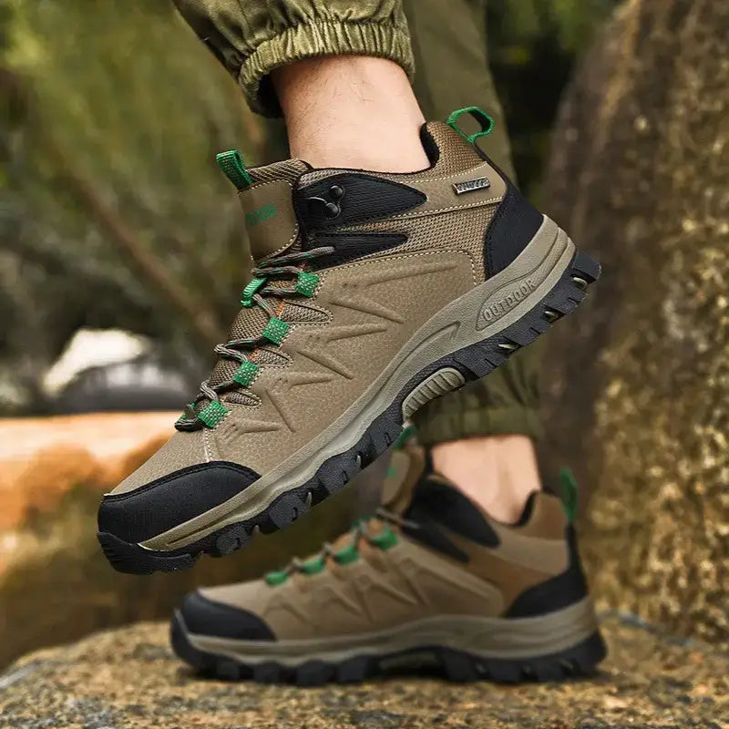 Basket randonnée noire légère 360g