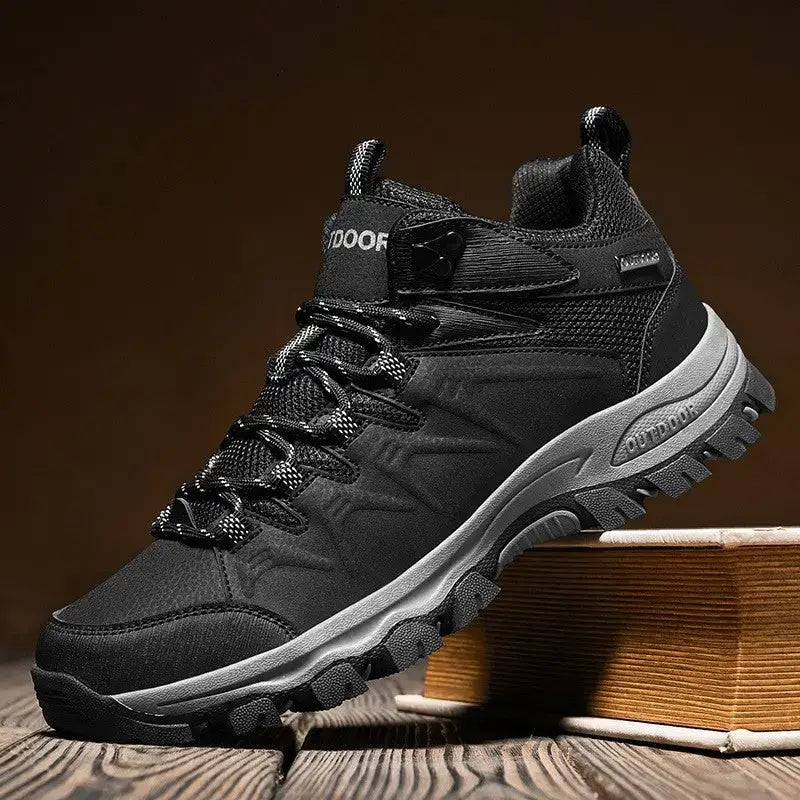 Basket randonnée noire légère 360g