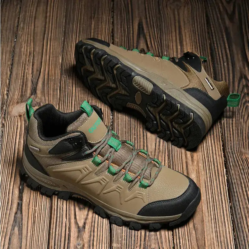 Basket randonnée noire légère 360g