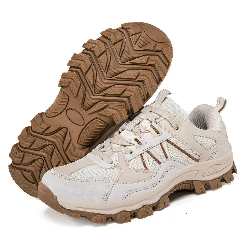 Baskets randonnée femme nature camping