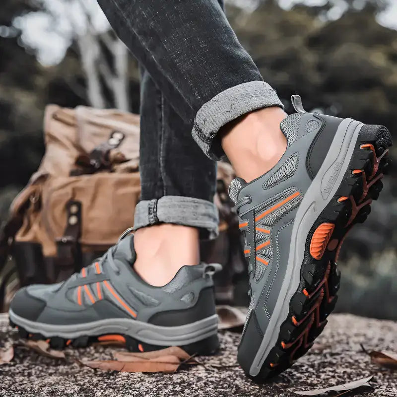 Baskets randonnée femme nature camping