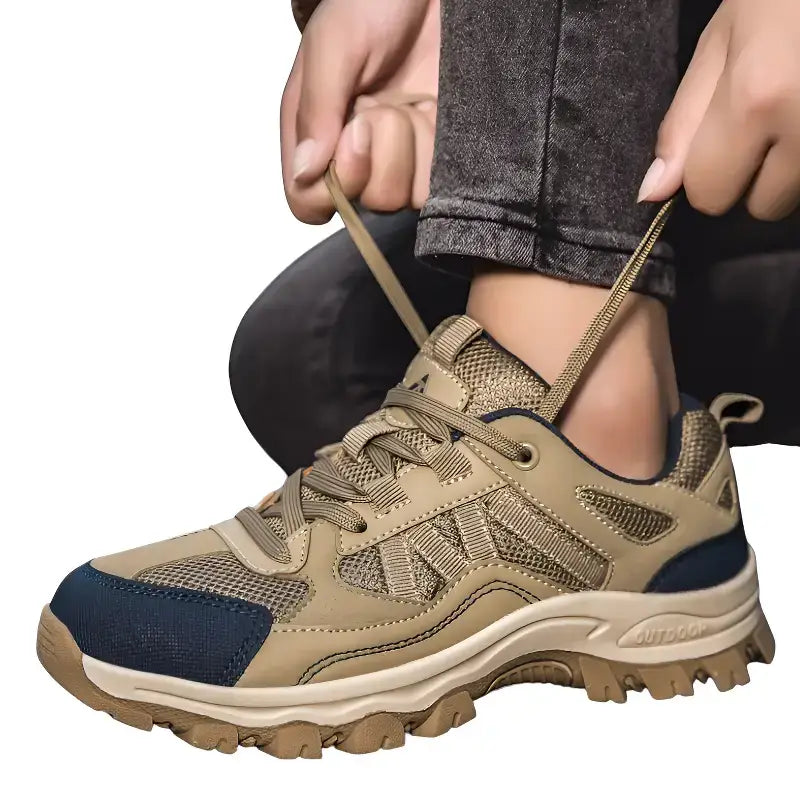 Baskets randonnée femme nature camping