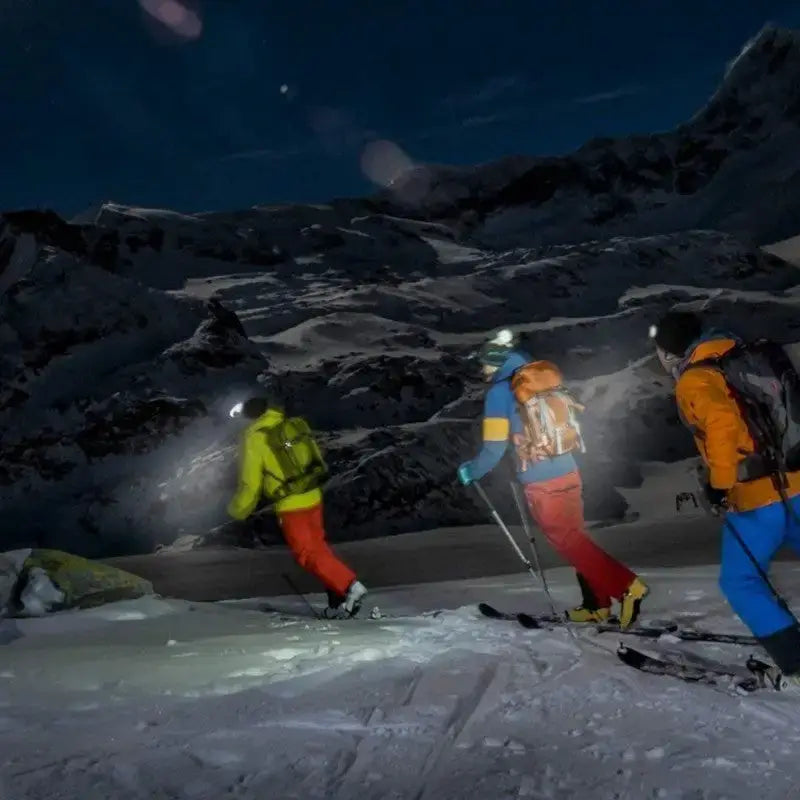 Bonnet avec lampe intégrée