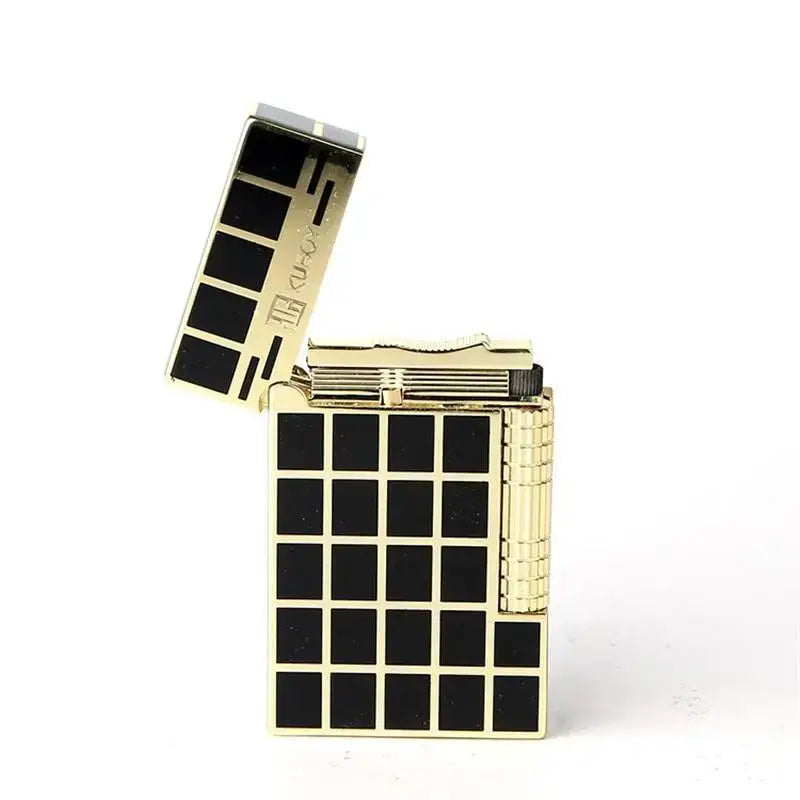 Briquet tempête damier doré esthétique