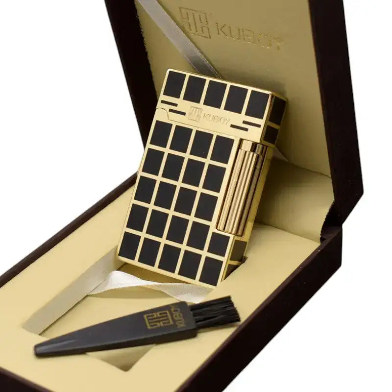 Briquet tempête damier doré esthétique