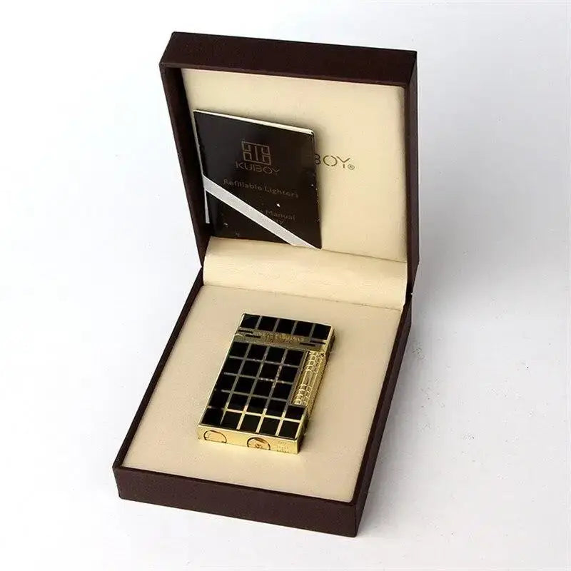 Briquet tempête damier doré esthétique