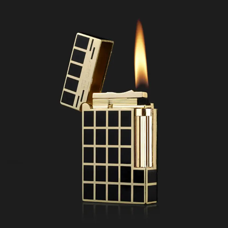 Briquet tempête damier doré esthétique