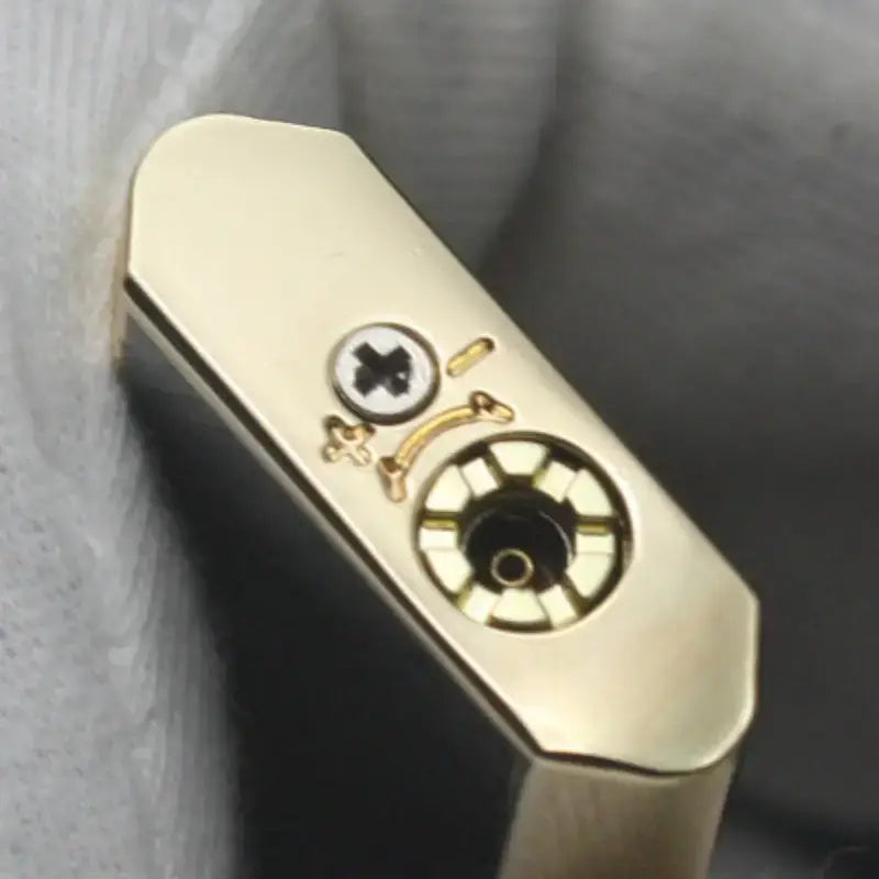 Briquet tempête élégant doré rechargeable