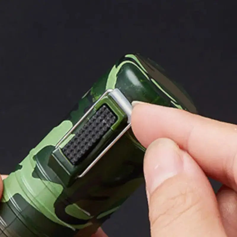 Briquet tempête lampe torche intégrée