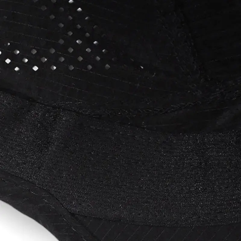Casquette noire randonnée sport
