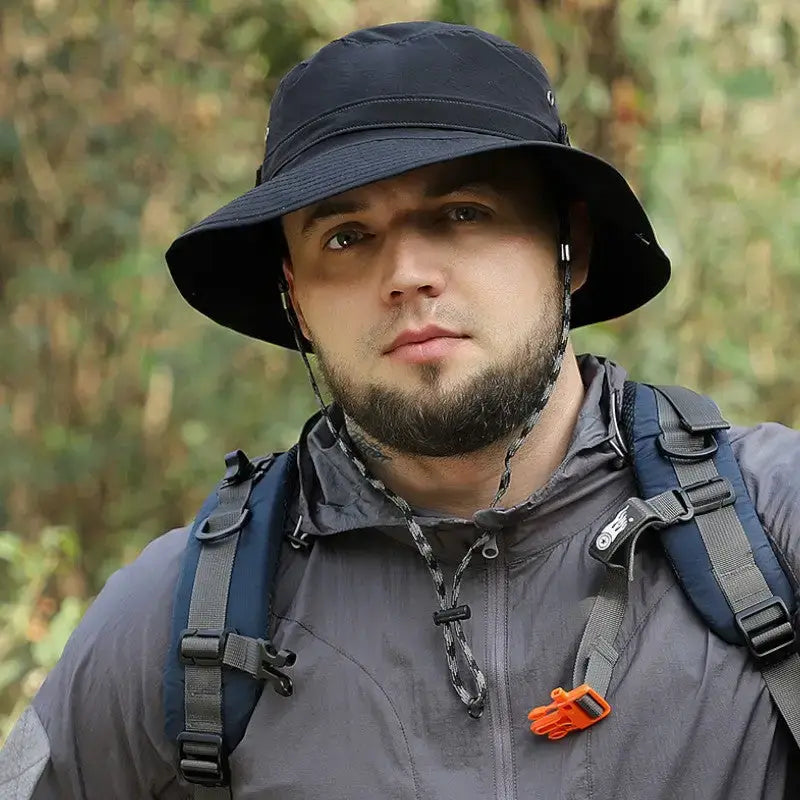 Chapeau de randonnée homme robuste