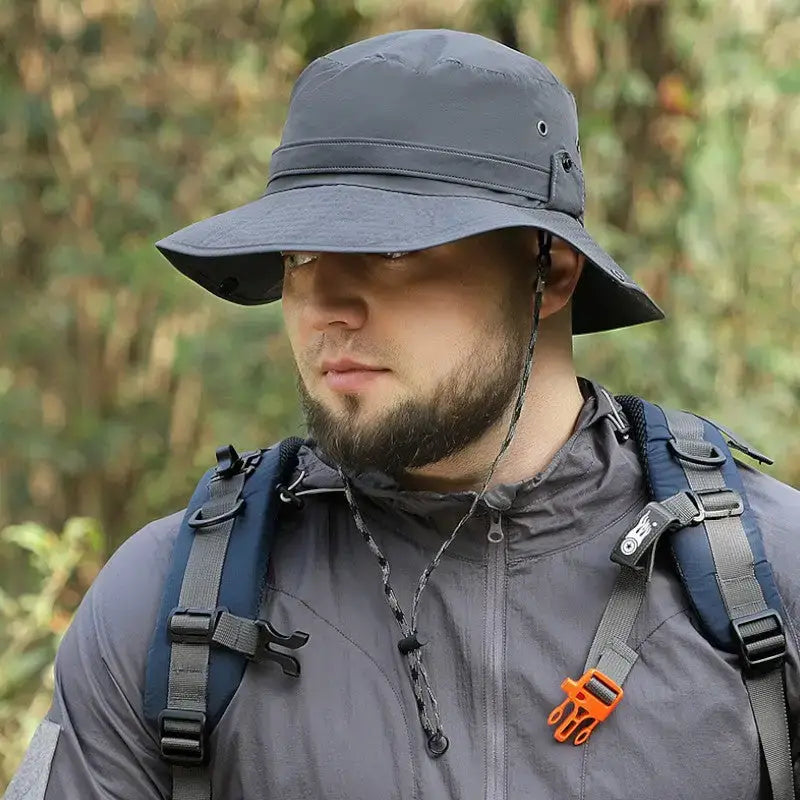 Chapeau de randonnée homme robuste