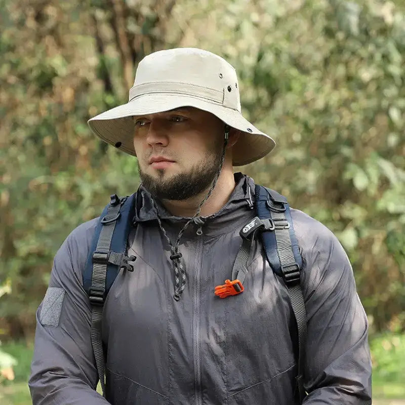 Chapeau de randonnée homme robuste