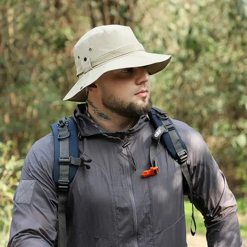 Chapeau de randonnée homme robuste