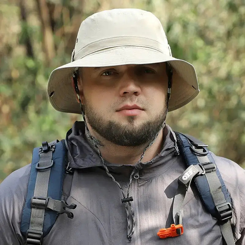 Chapeau de randonnée homme robuste