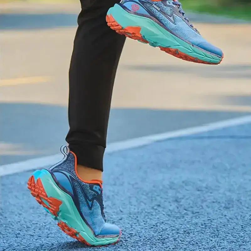 Chaussure marche endurance running style