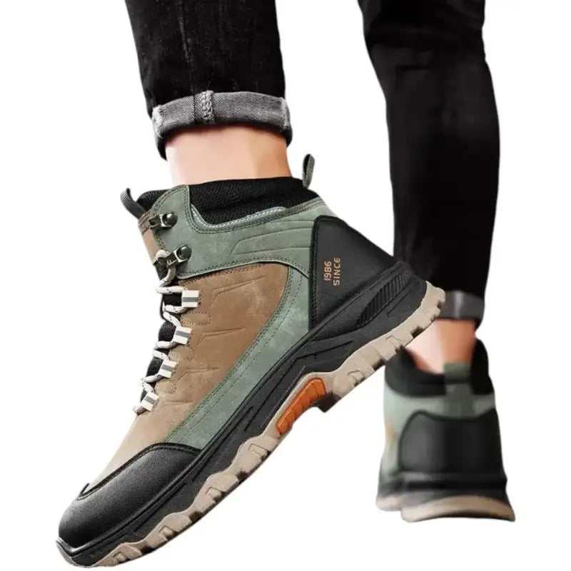 Chaussure de marche montante grip renforcé