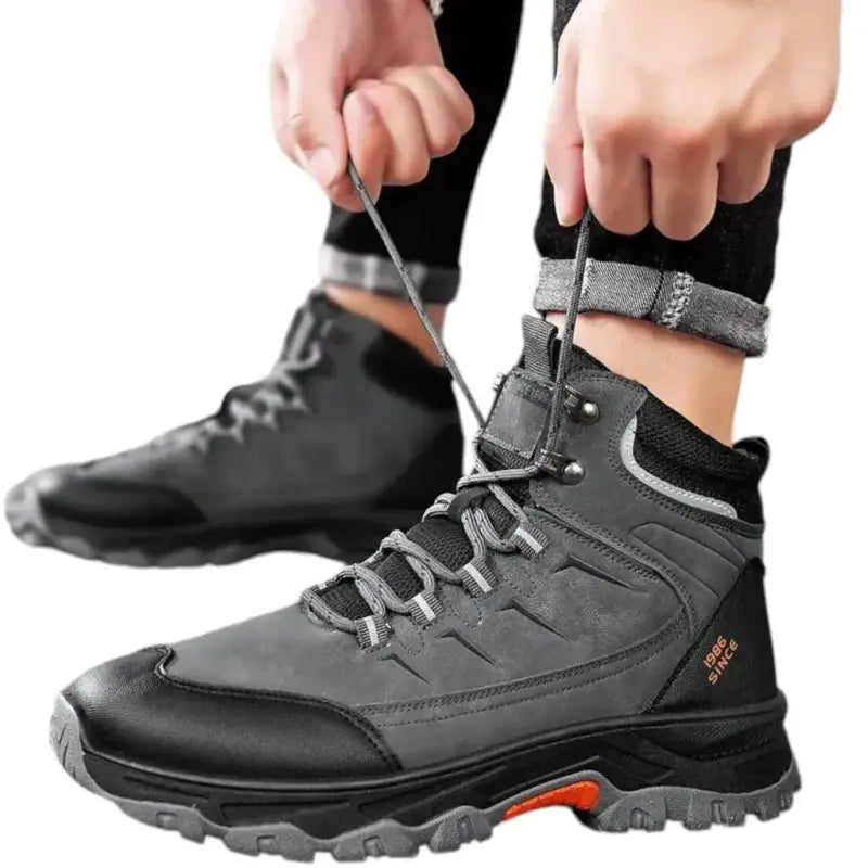 Chaussure de marche montante grip renforcé