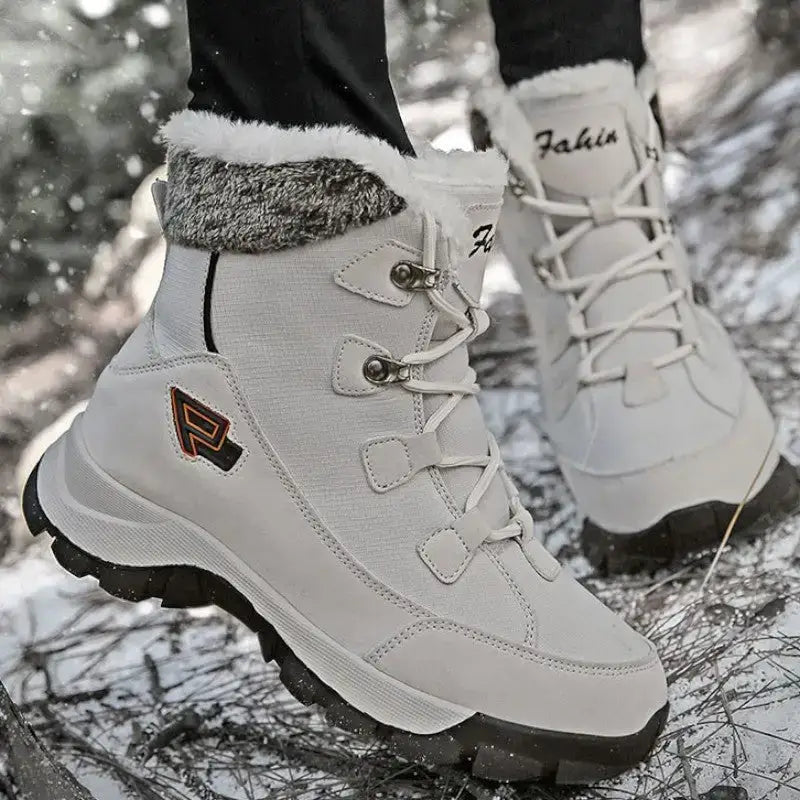 Chaussure randonnée grand froid trekking robuste