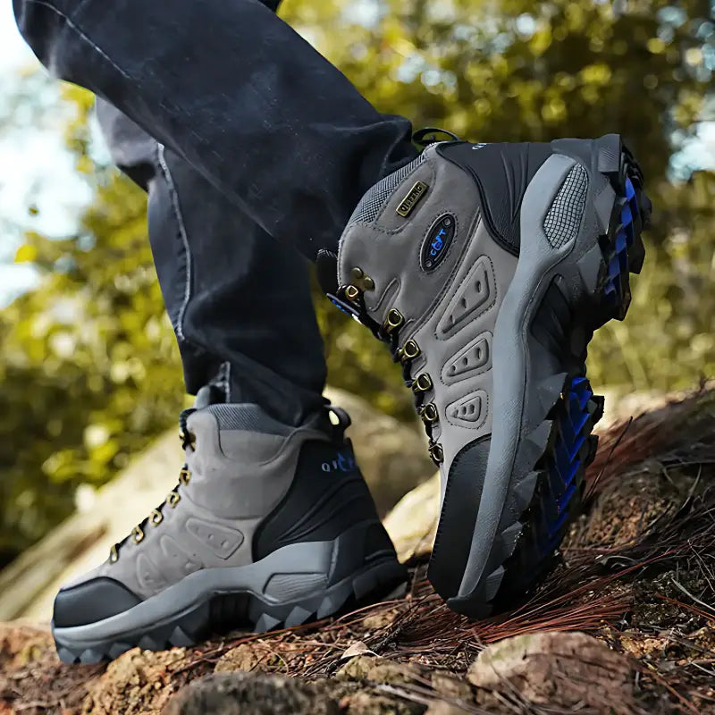Chaussure de randonnée montante isolée chaude