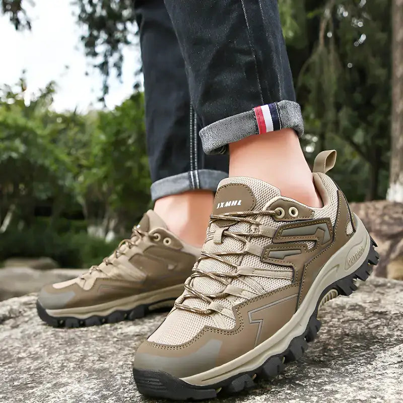 Chaussures femme randonnée nature sentier