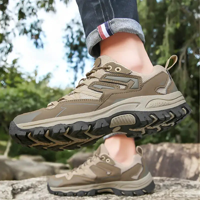 Chaussures femme randonnée nature sentier