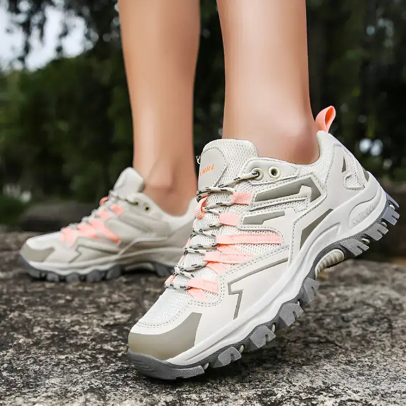 Chaussures femme randonnée nature sentier