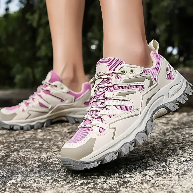 Chaussures femme randonnée nature sentier