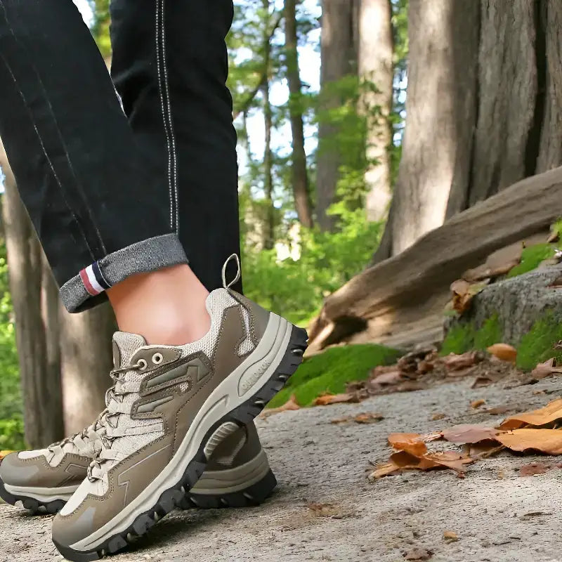 Chaussures femme randonnée nature sentier