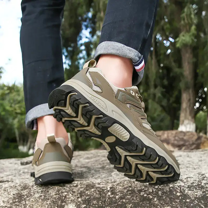 Chaussures femme randonnée nature sentier