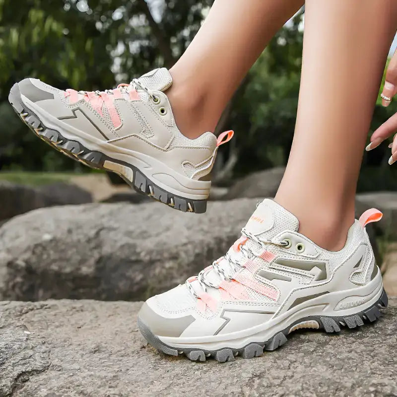 Chaussures femme randonnée nature sentier