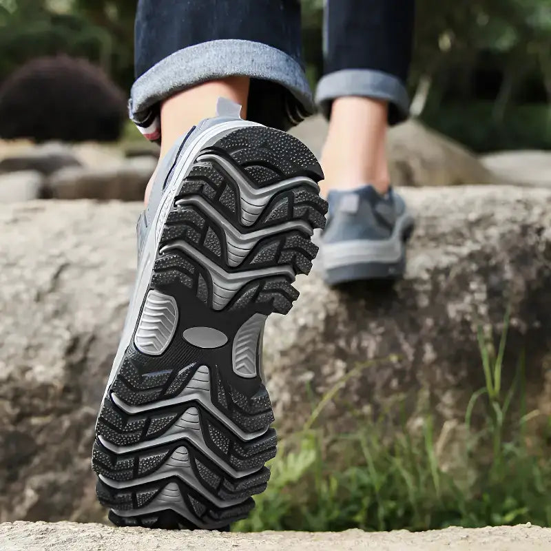 Chaussures femme randonnée nature sentier