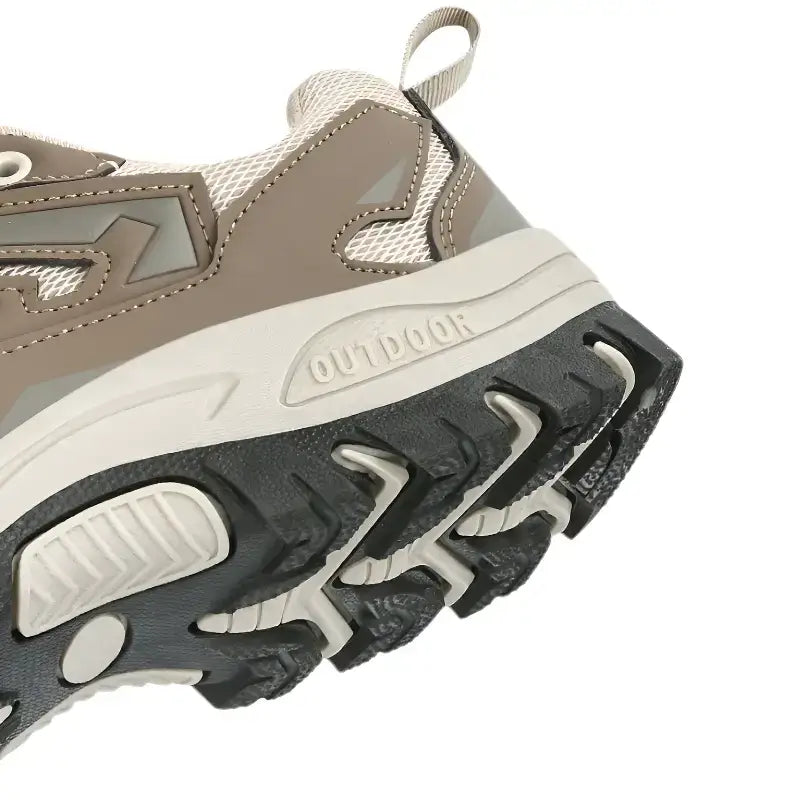 Chaussures femme randonnée nature sentier