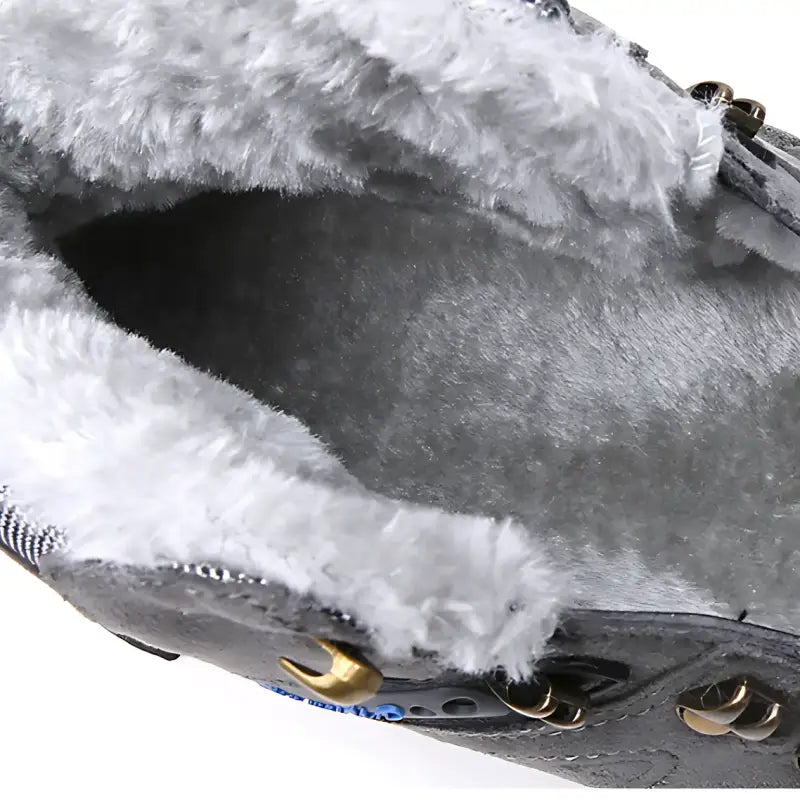 Chaussures grand froid homme isolées