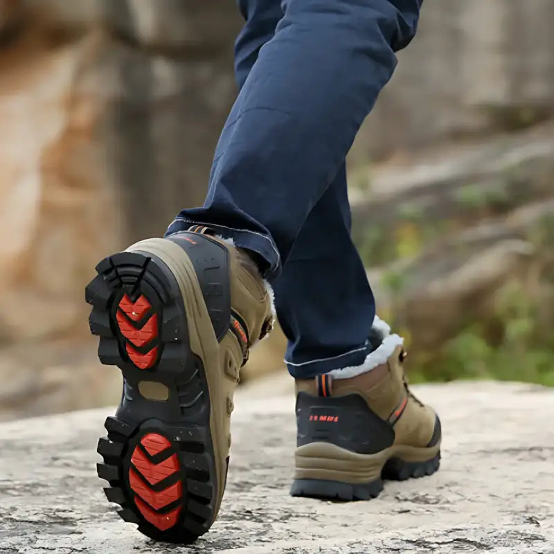 Chaussures grand froid homme isolées