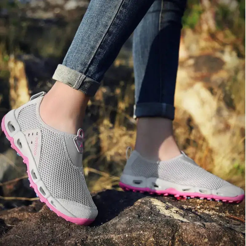Chaussures de marche slip on femme gris rose