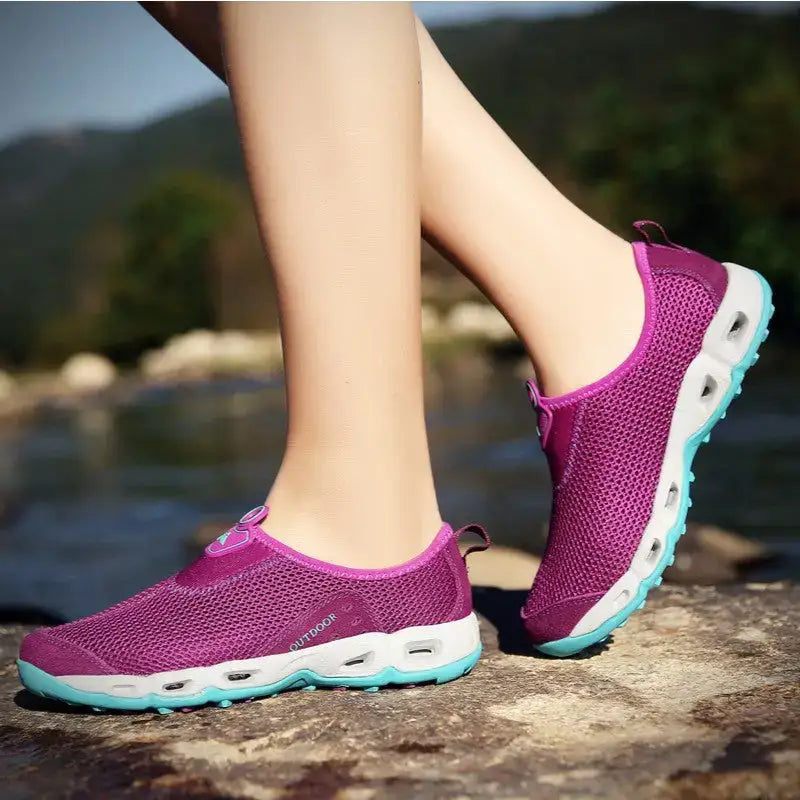 Chaussures de marche slip on femme gris rose