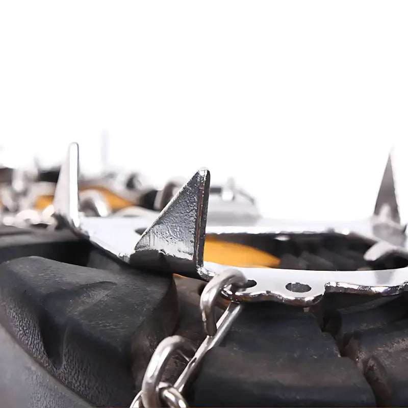 Crampons chaussures de randonnée performant