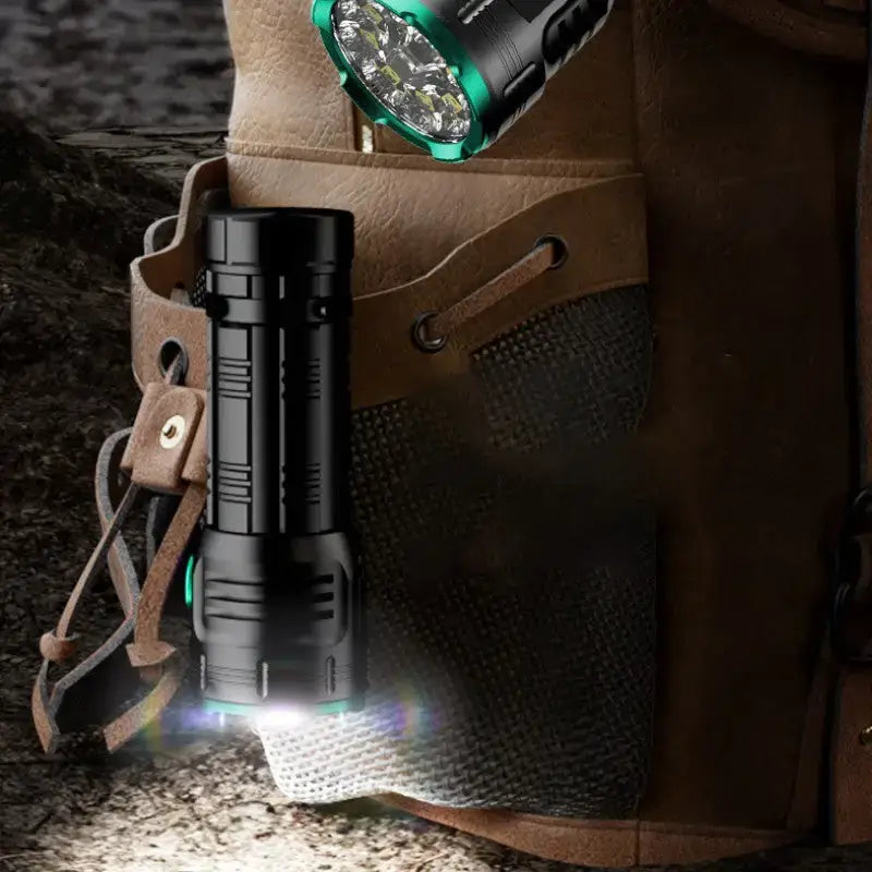 Lampe torche compacte multi-led puissante