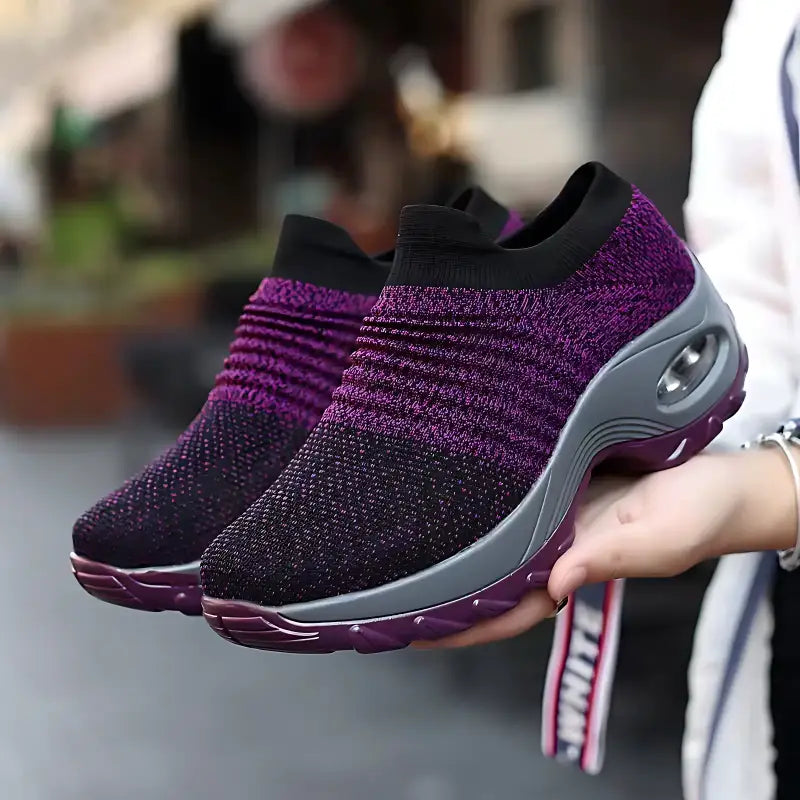 Femme montagne sport outdoor confortable