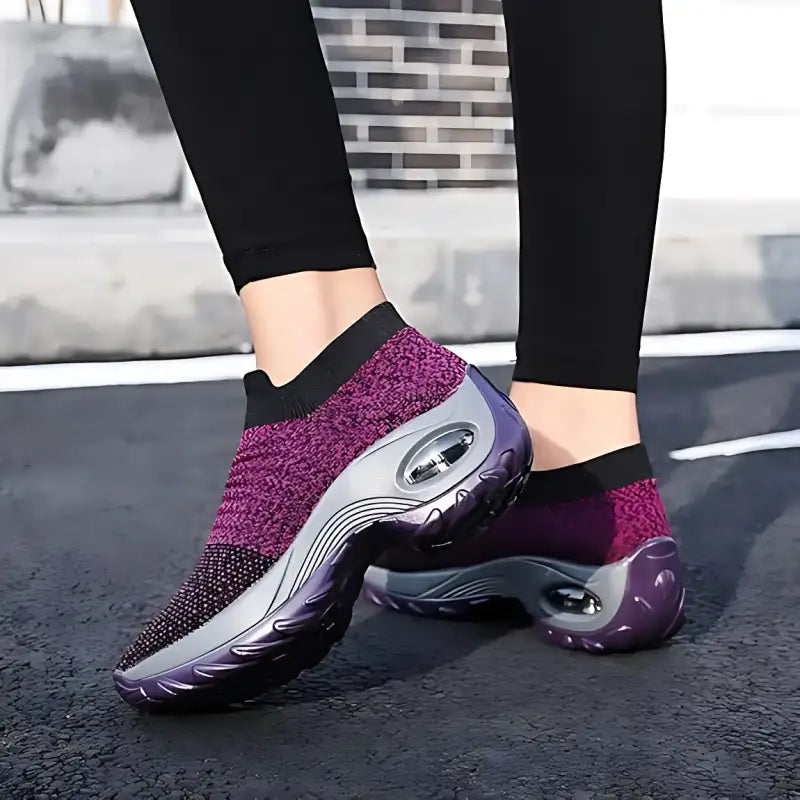 Femme montagne sport outdoor confortable