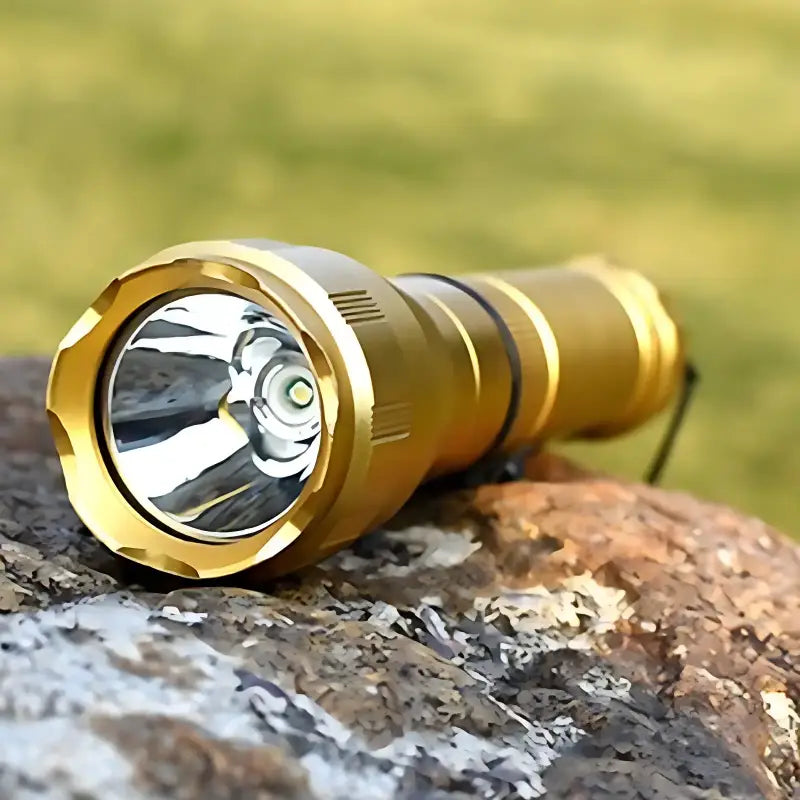 Lampe torche led puissante rechargeable