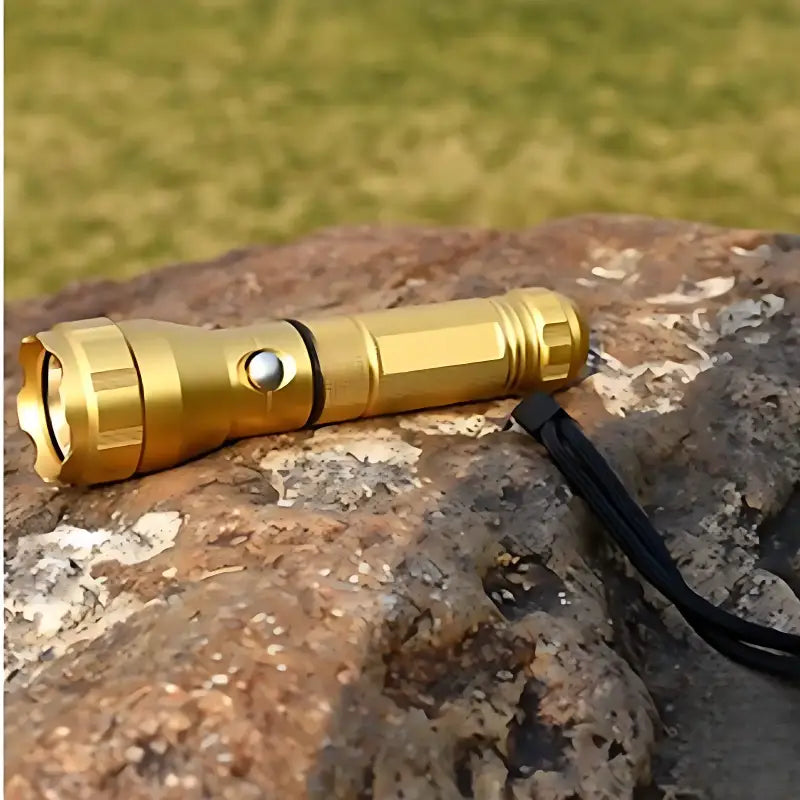 Lampe torche led puissante rechargeable