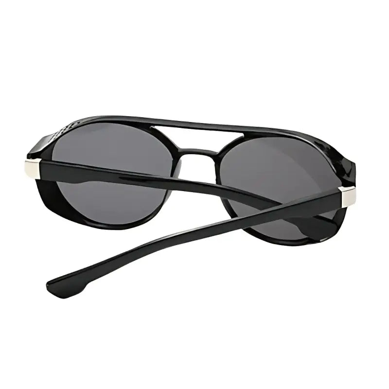 Lunettes randonnée moderne protections latérales