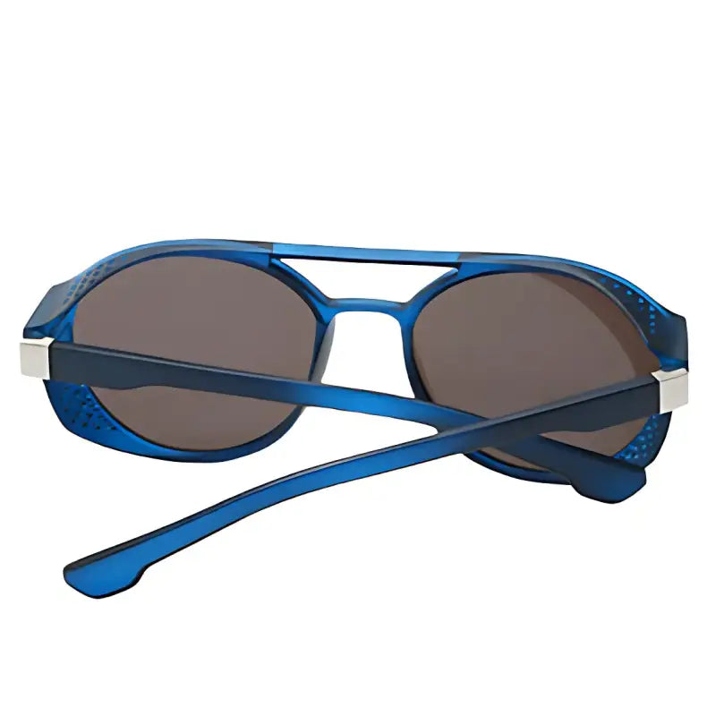 Lunettes randonnée moderne protections latérales