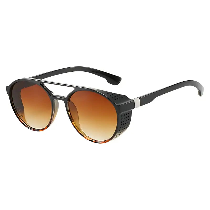 Lunettes randonnée moderne protections latérales