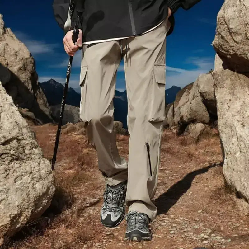 Pantalon homme de randonnée style cargo