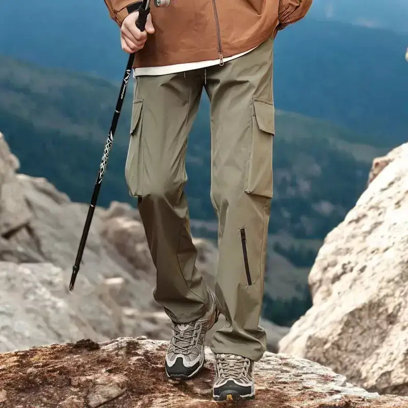 Pantalon homme de randonnée style cargo