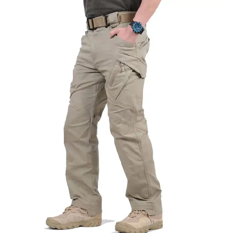 Pantalon randonnée imperméable coupe cargo
